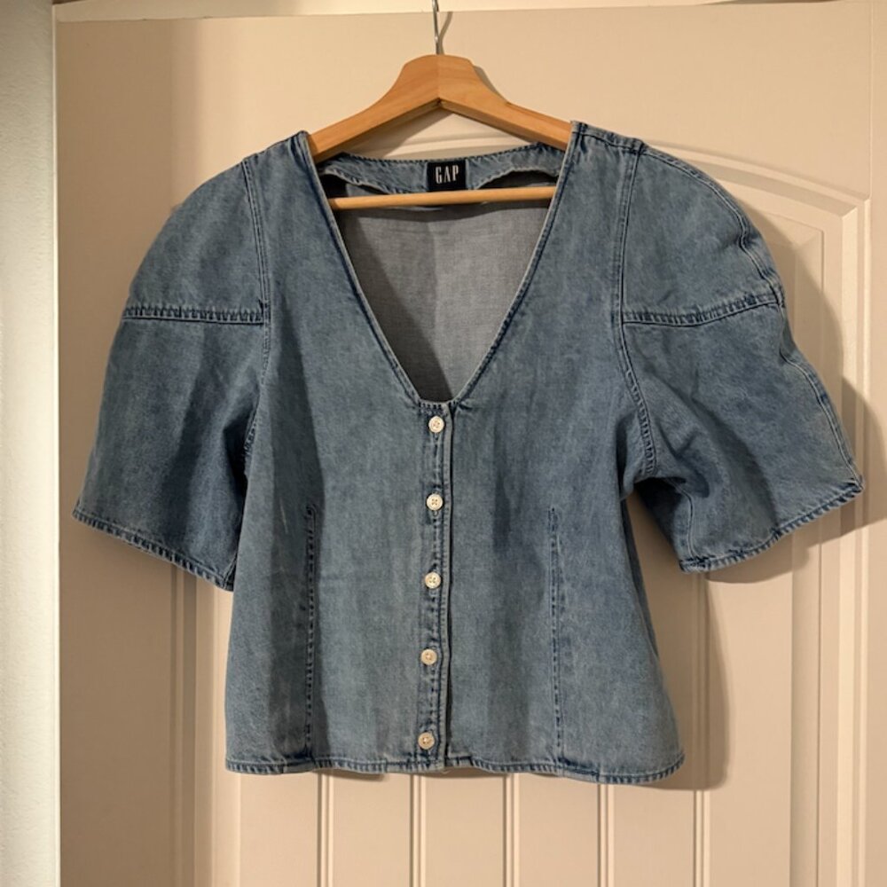 Gap Plain Denim Crop Top – Size Medium — Like New